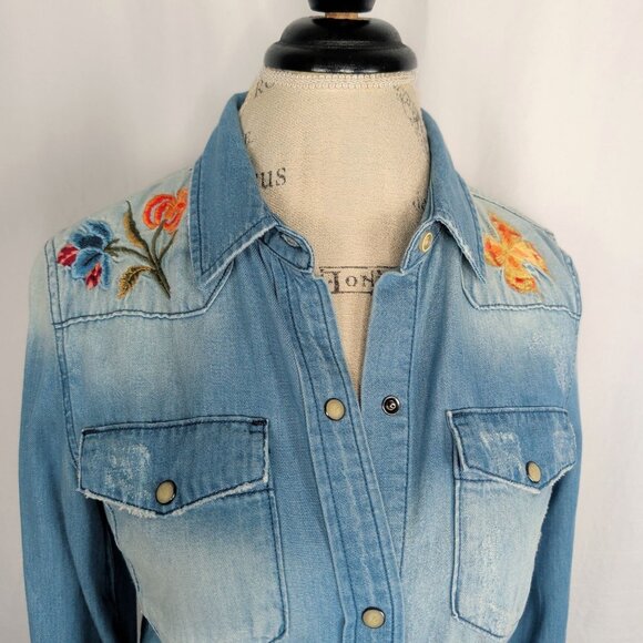 Driftwood Chambray Button Down X Small Embroidered Top Fitted Floral - Picture 2 of 10